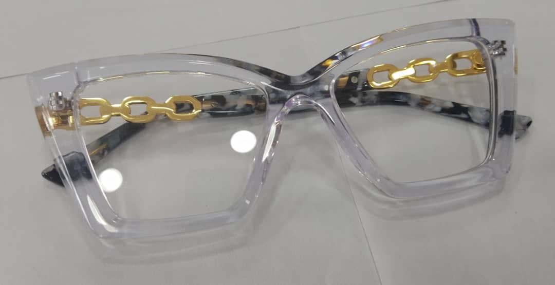 Clear cat-eye, gold chain temples
